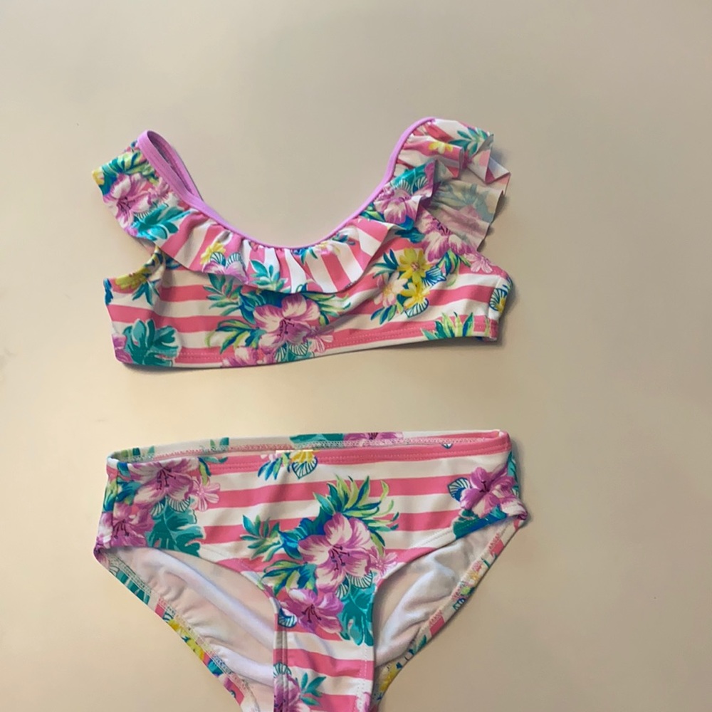 Girls floral bikini.